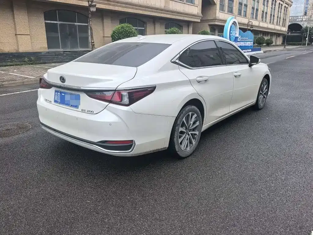 Lexus ES — фото 4