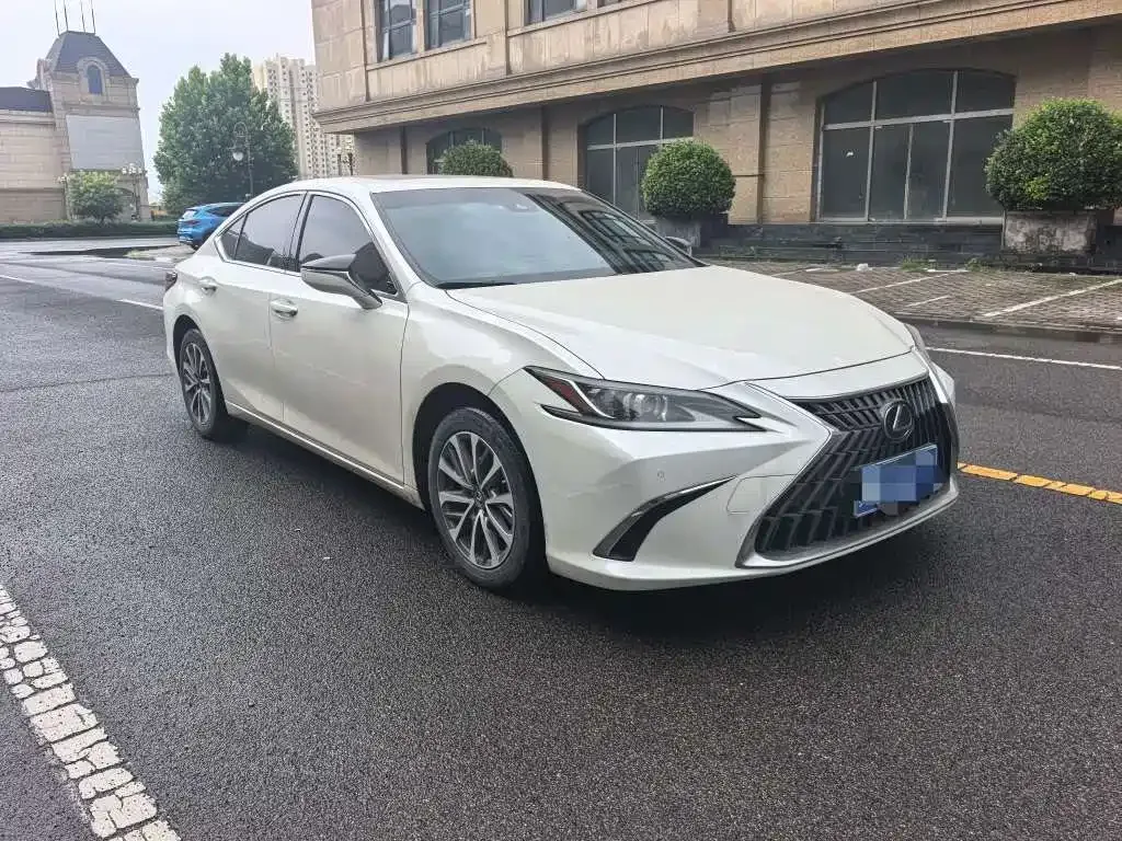 Lexus ES — фото 7
