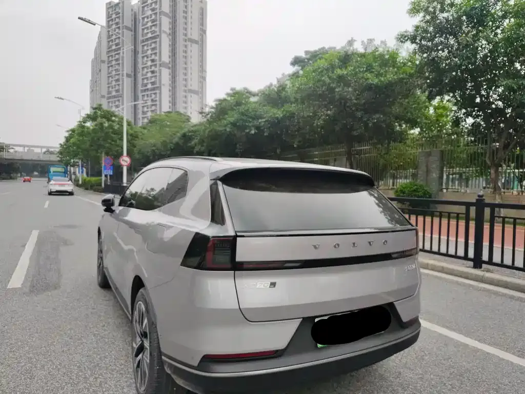 Volvo XC70 Plug-in Hybrid 2025 из CN, фото 2