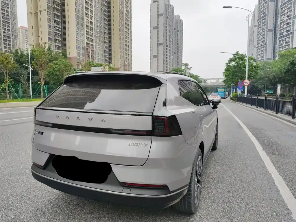 Volvo XC70 Plug-in Hybrid 2025 из CN, фото 10