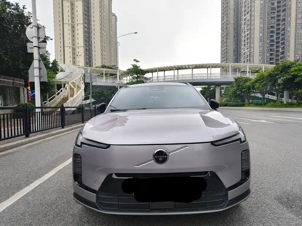 Volvo XC70 Plug-in Hybrid 2025 из CN, фото 3
