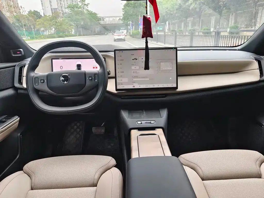 Volvo XC70 Plug-in Hybrid 2025 из CN, фото 5