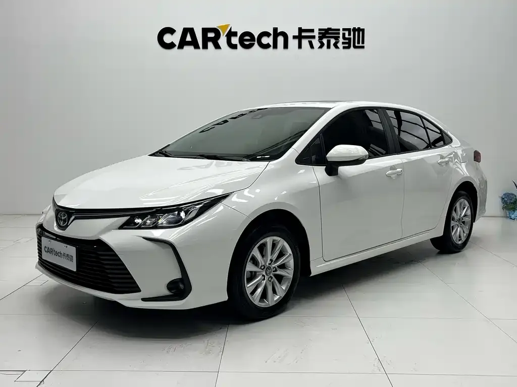Toyota Corolla — фото 1