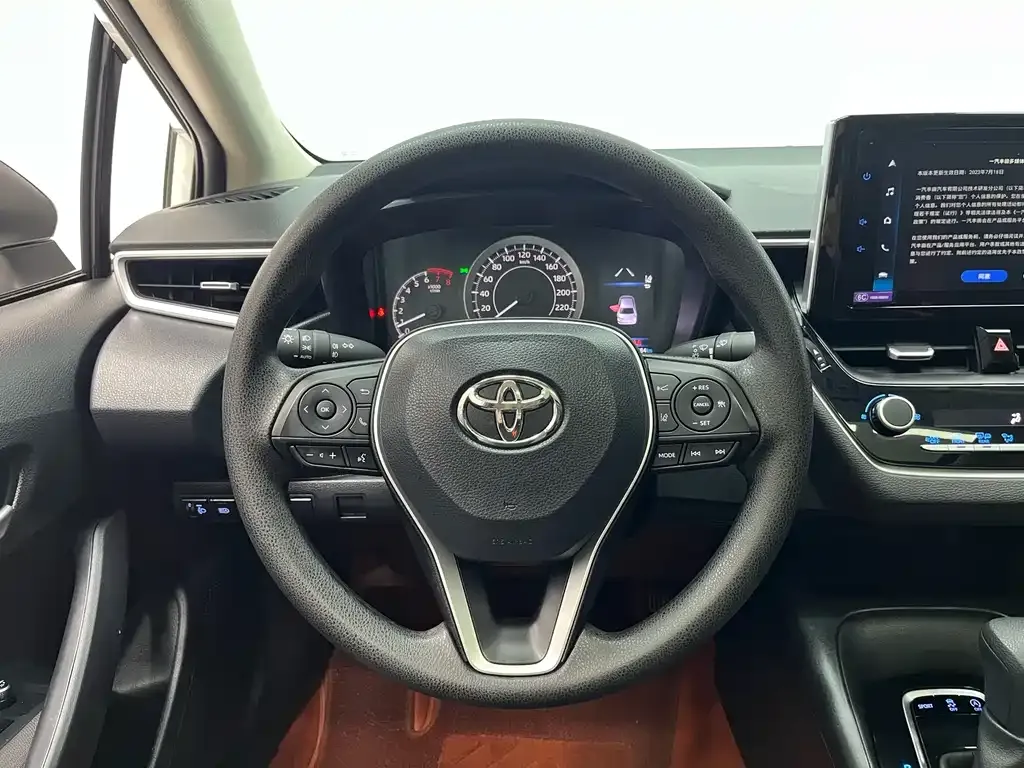 Toyota Corolla — фото 8