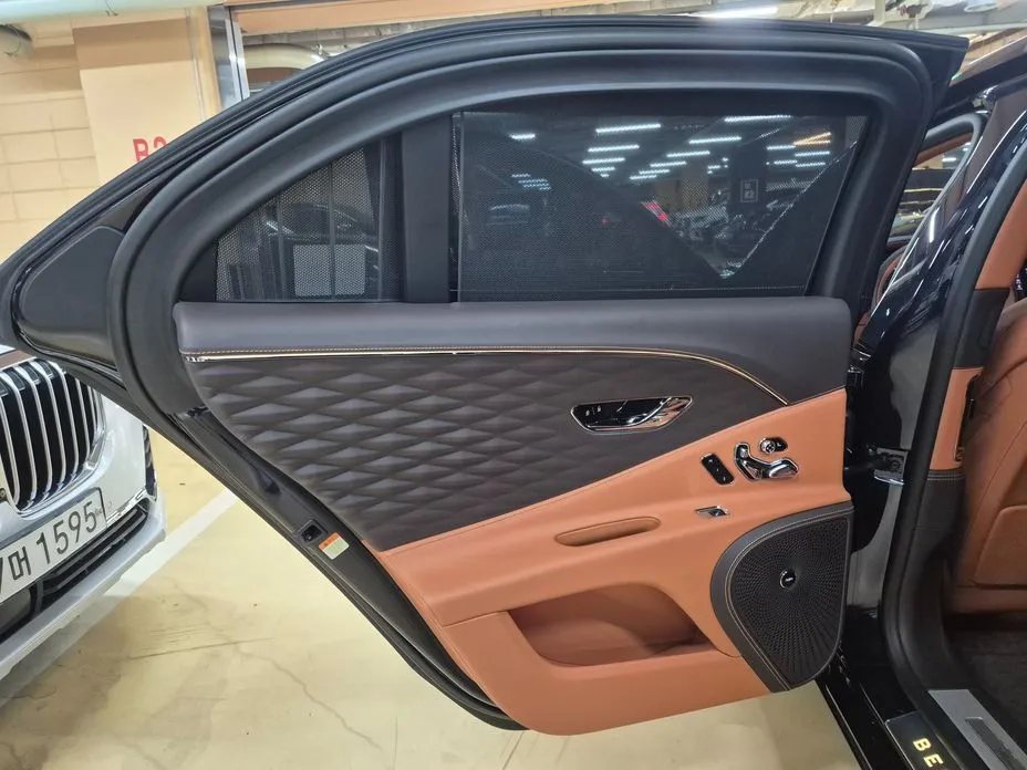 Bentley Flying Spur — фото 9