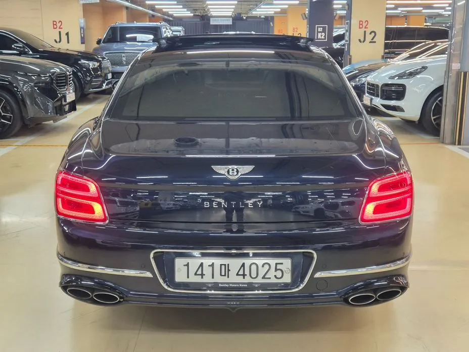 Bentley Flying Spur — фото 4