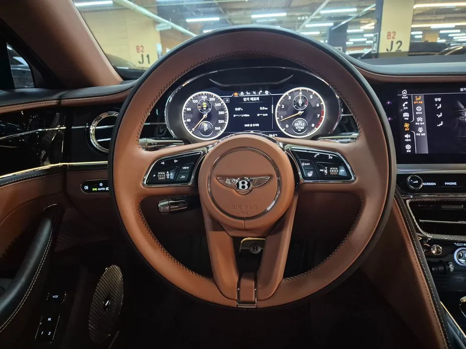 Bentley Flying Spur — фото 10