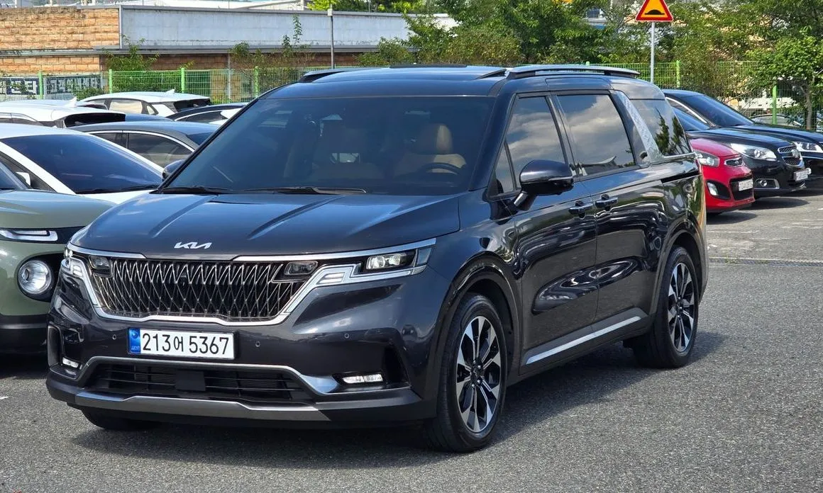 Kia Carnival — фото 1