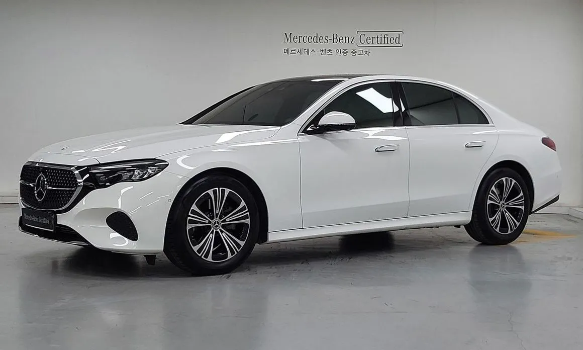 Mercedes-Benz E-Class — фото 1