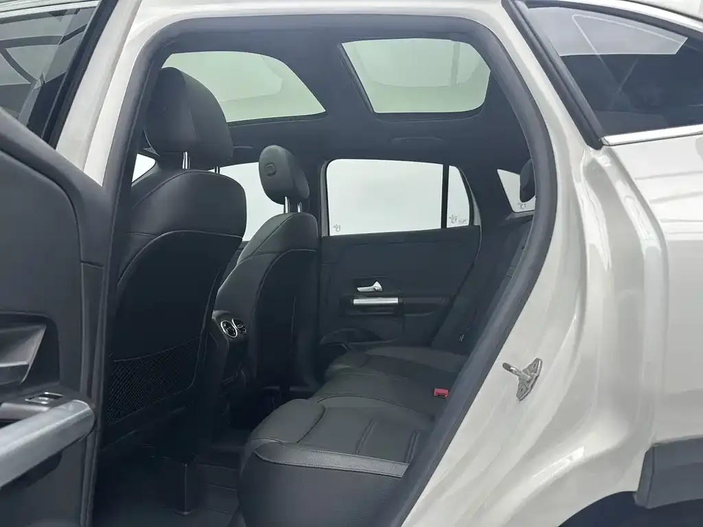 Mercedes-Benz GLA — фото 6