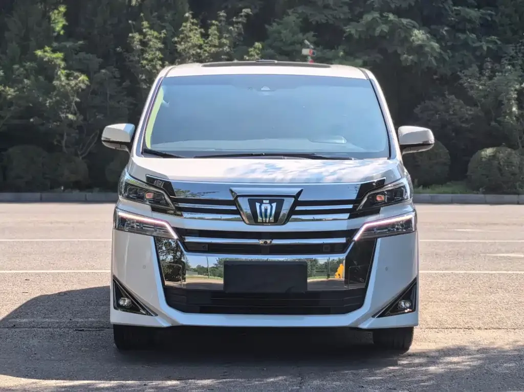 Toyota Vellfire — фото 4