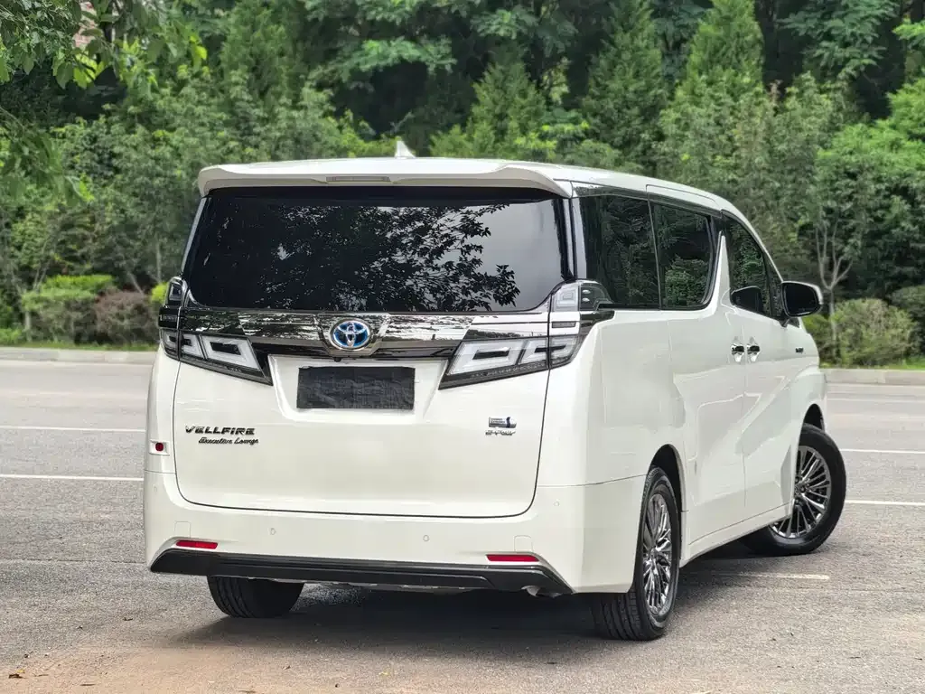 Toyota Vellfire — фото 9