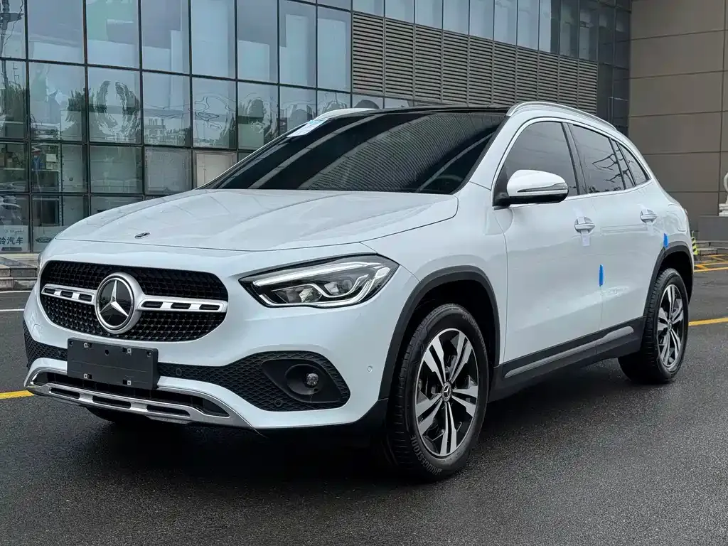 Mercedes-Benz GLA — фото 1