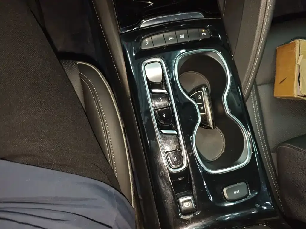 Buick Envision Plus — фото 10