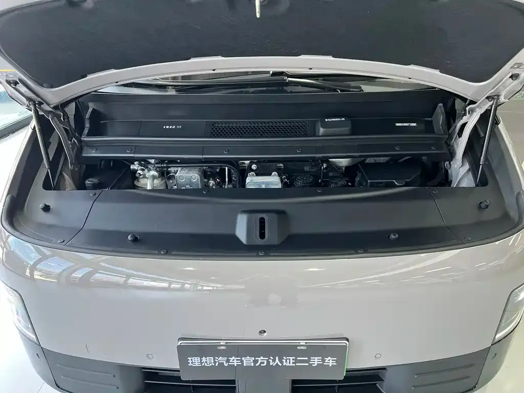 Li Auto MEGA — фото 9
