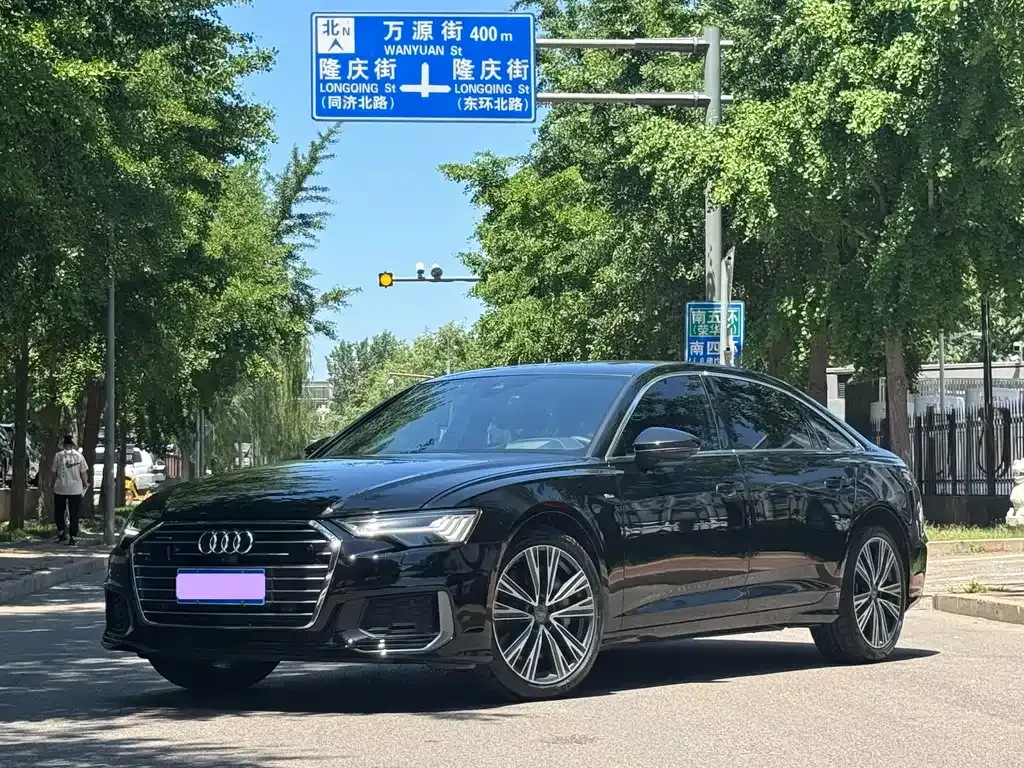 Audi A6L — фото 1