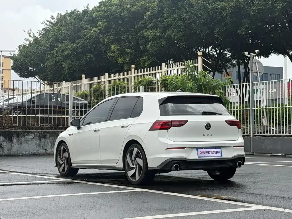 Volkswagen Golf GTI 2023 из CN, фото 9