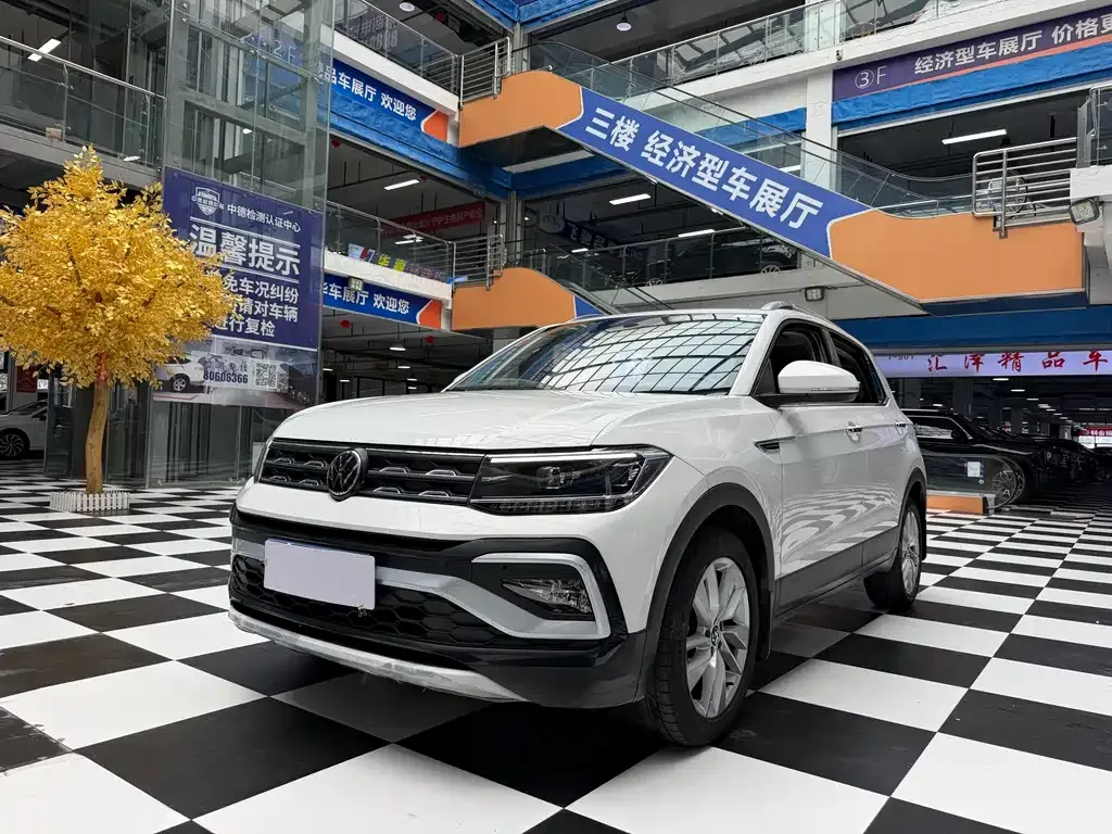 Volkswagen T-Cross — фото 1