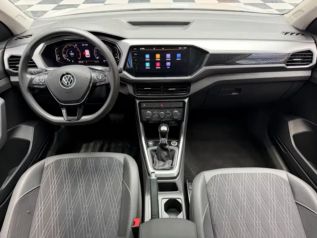 Volkswagen T-Cross — фото 5