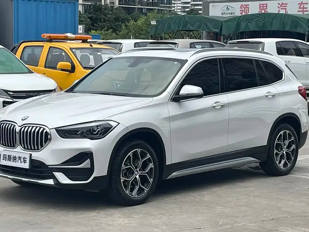 BMW X1 — фото 1