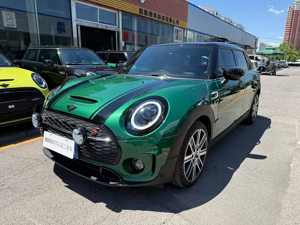MINI Clubman — фото 1