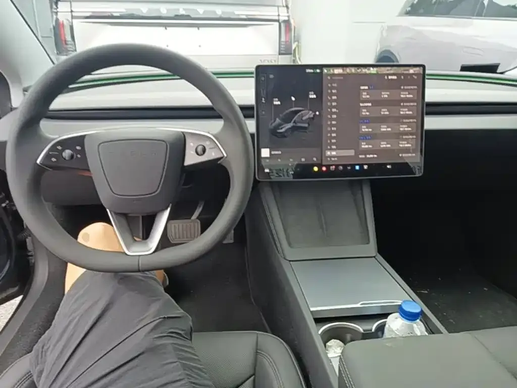 Tesla Model 3 — фото 3