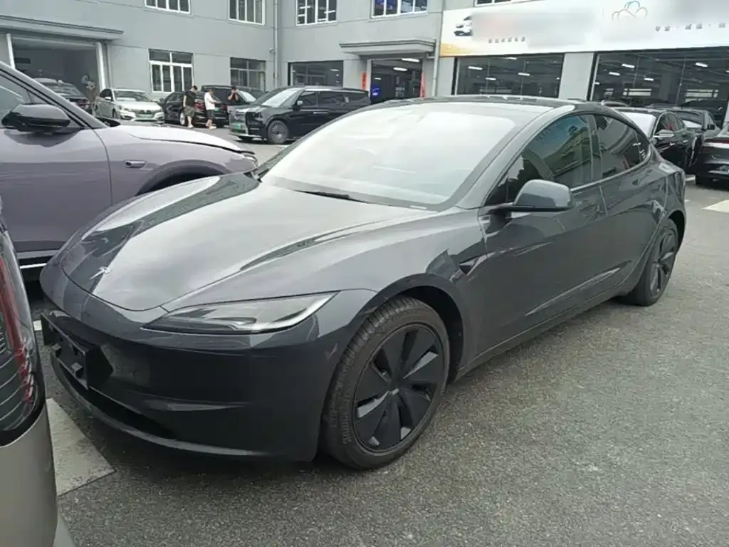Tesla Model 3 — фото 5