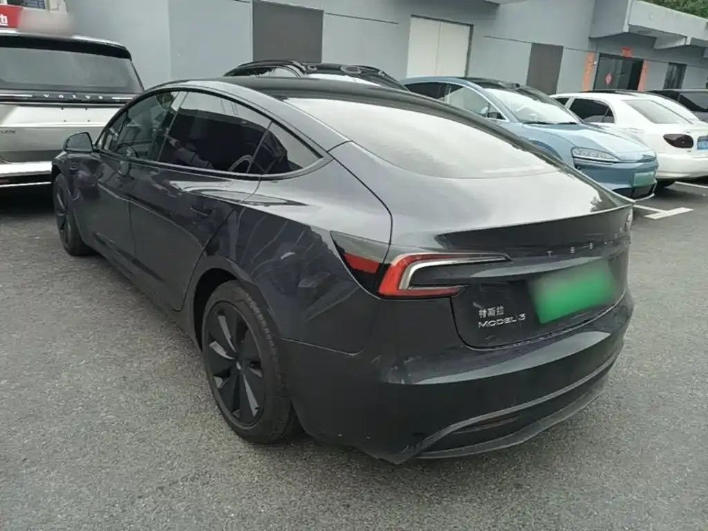 Tesla Model 3 — фото 6