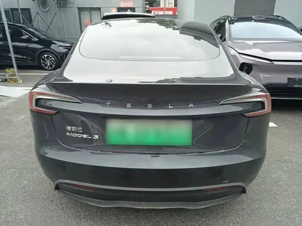 Tesla Model 3 — фото 8