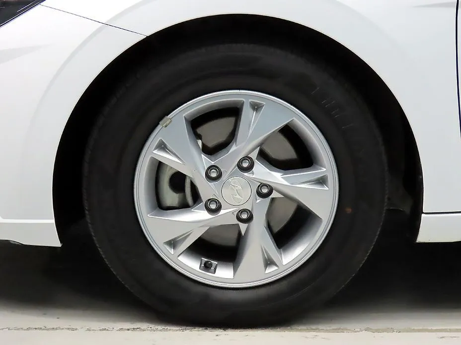 Hyundai AVANTE — фото 6