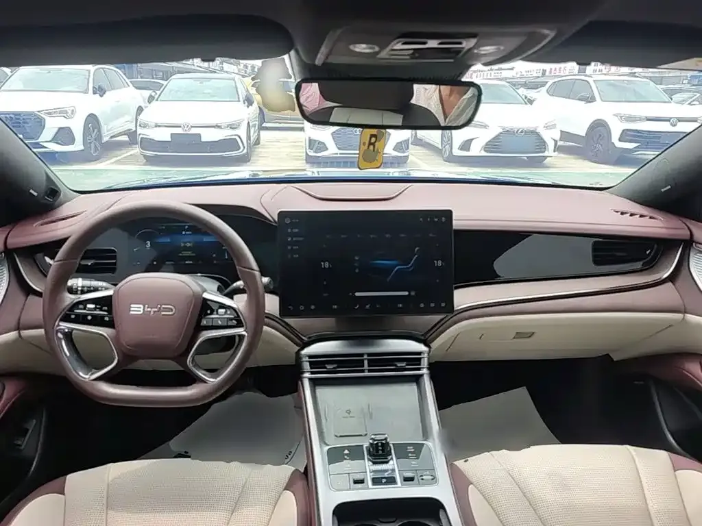 BYD Seal — фото 4