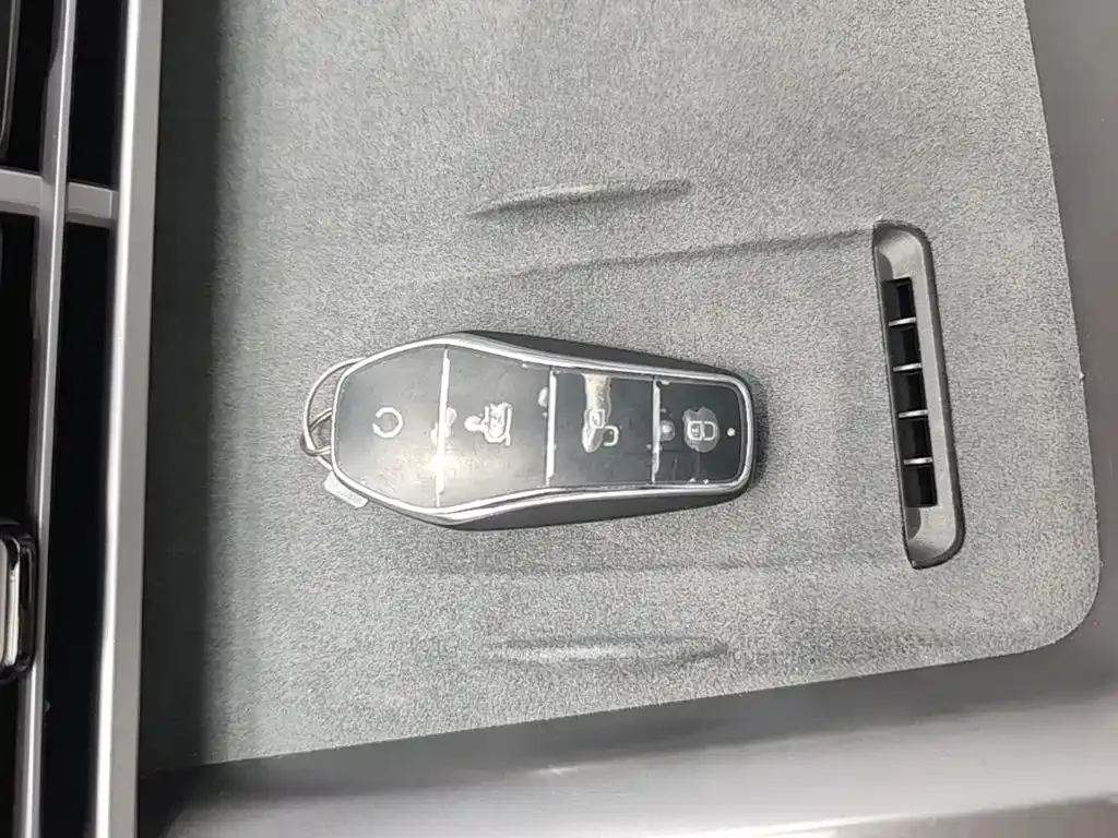 BYD Seal — фото 10