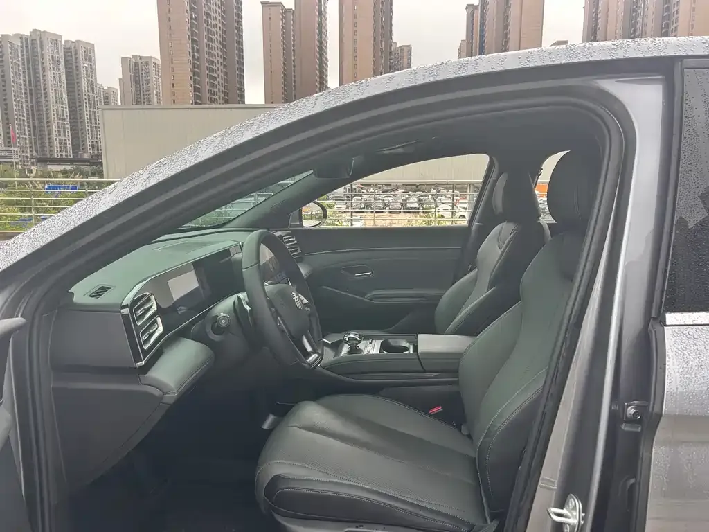 BYD Qin L — фото 10