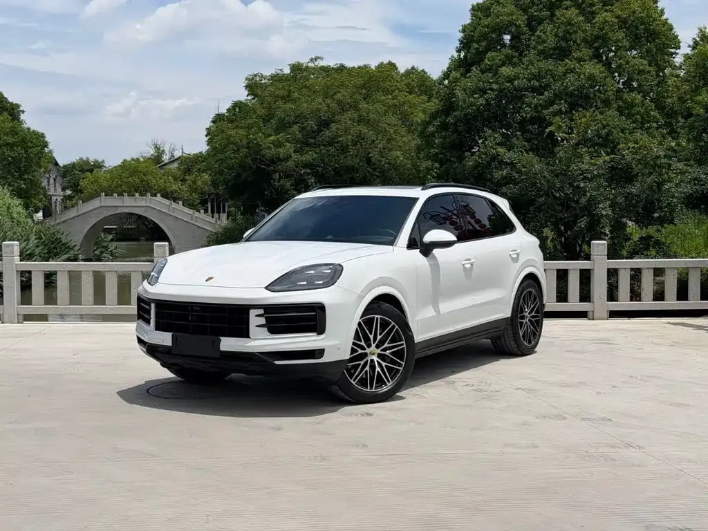 Porsche Cayenne — фото 1