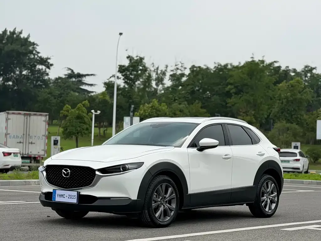 Mazda CX-30 — фото 1
