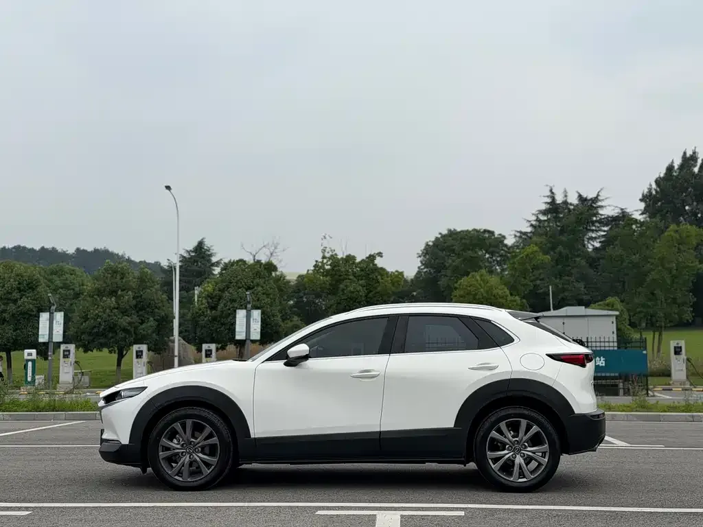 Mazda CX-30 — фото 8