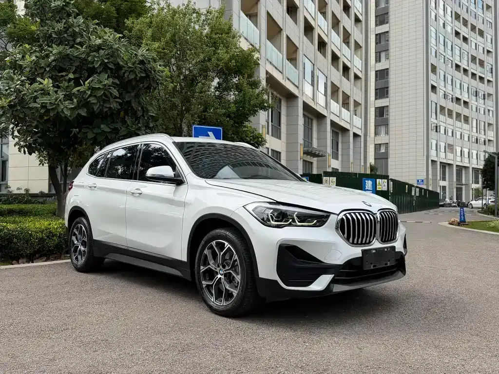 BMW X1 — фото 8