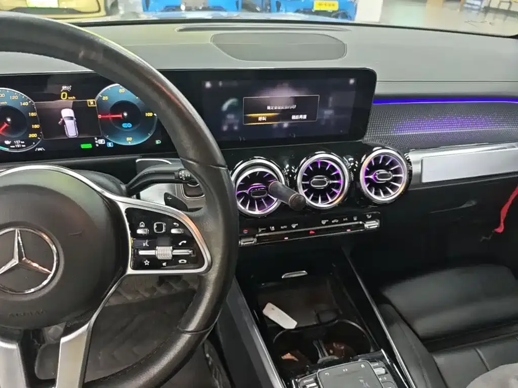 Mercedes-Benz EQB — фото 10