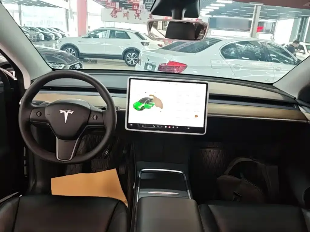 Tesla Model Y — фото 9