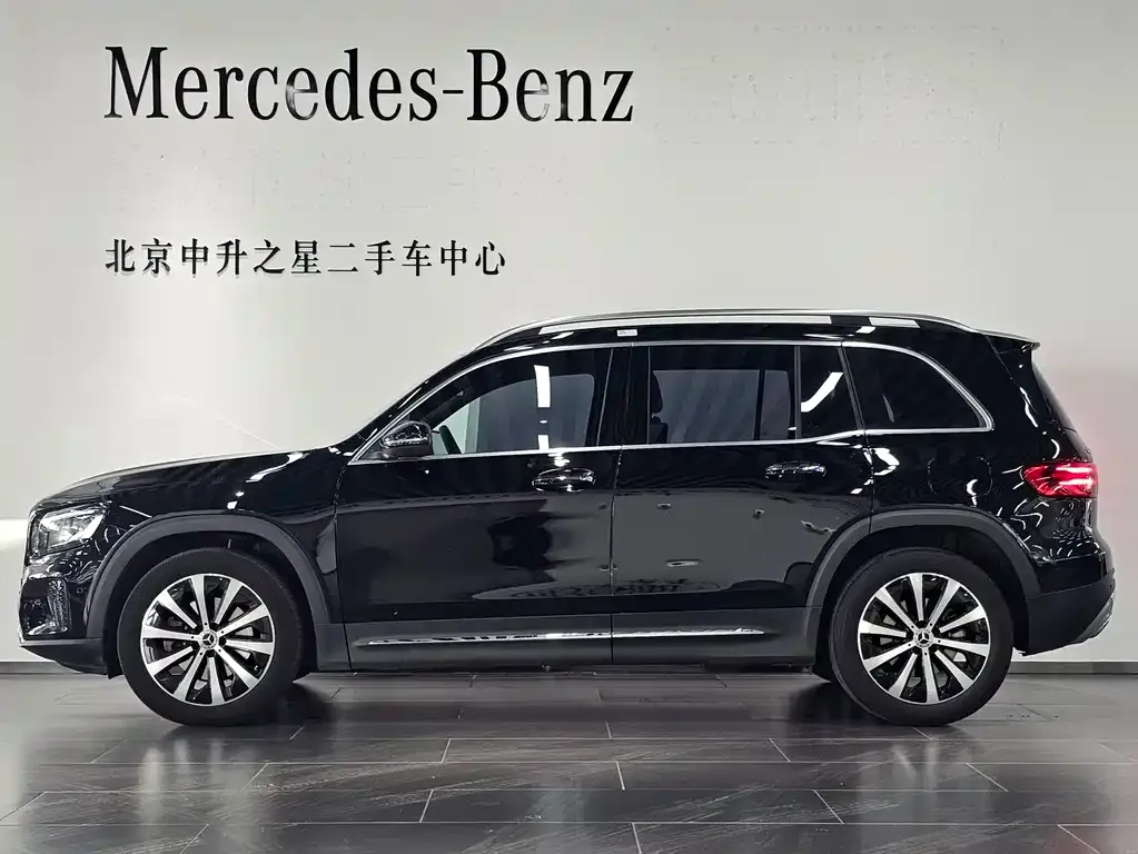 Mercedes-Benz GLB — фото 6