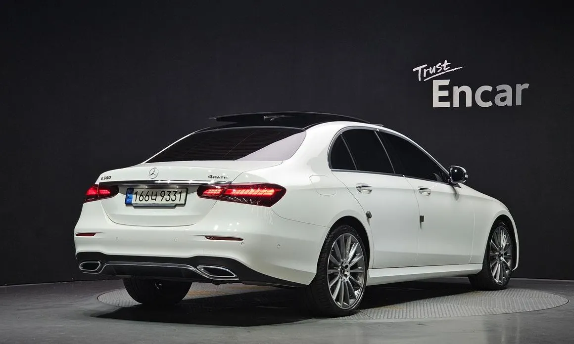 Mercedes-Benz E-Class — фото 6