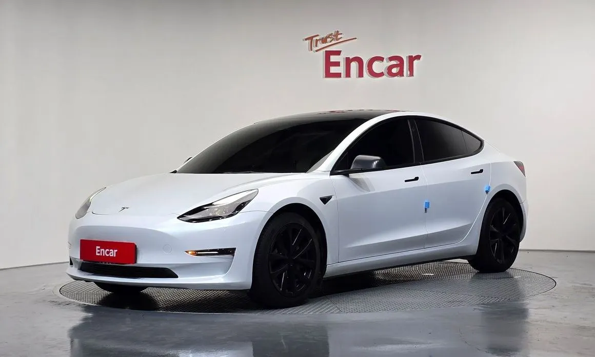 Tesla Model 3 — фото 1