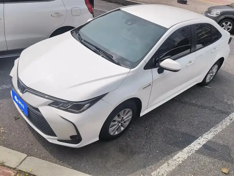 Toyota Corolla — фото 1