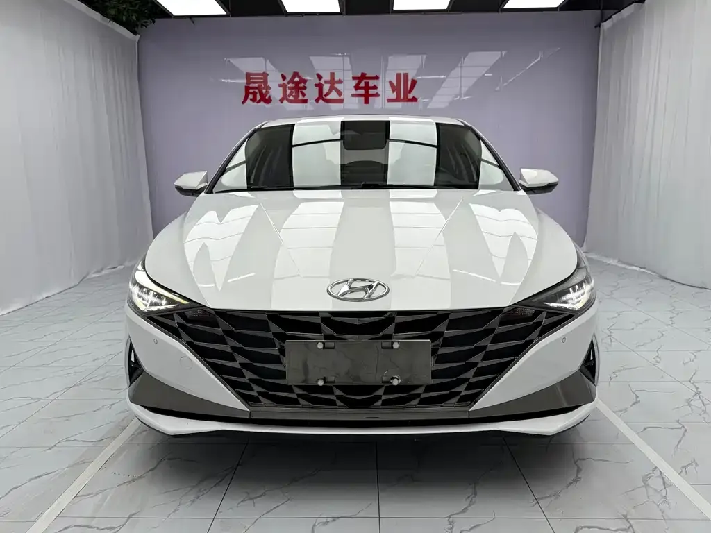 Hyundai Elantra — фото 5