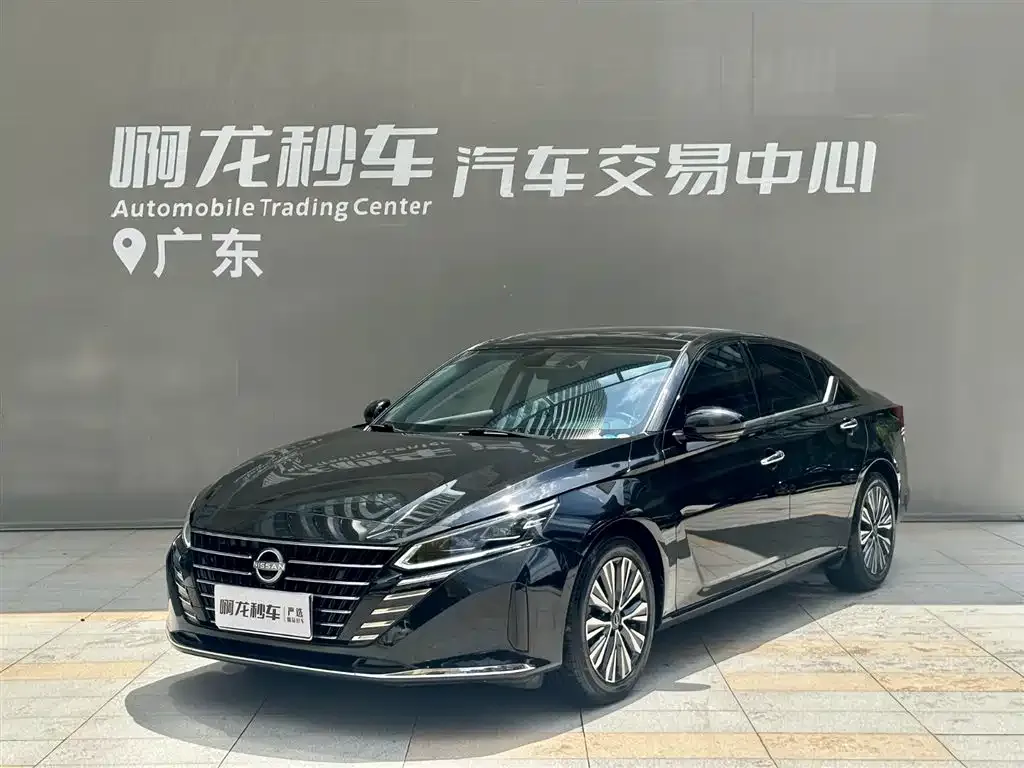Nissan Teana — фото 1