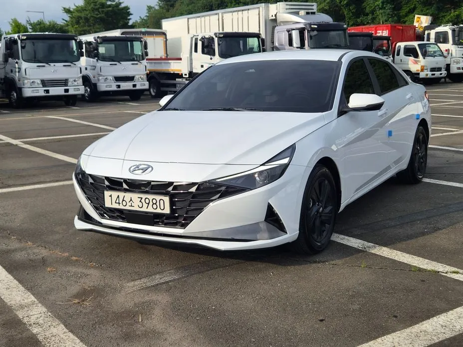 Hyundai AVANTE — фото 1