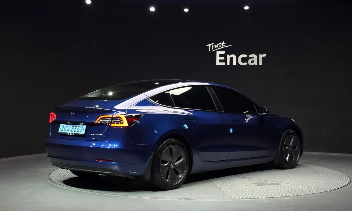 Tesla Model 3 — фото 4