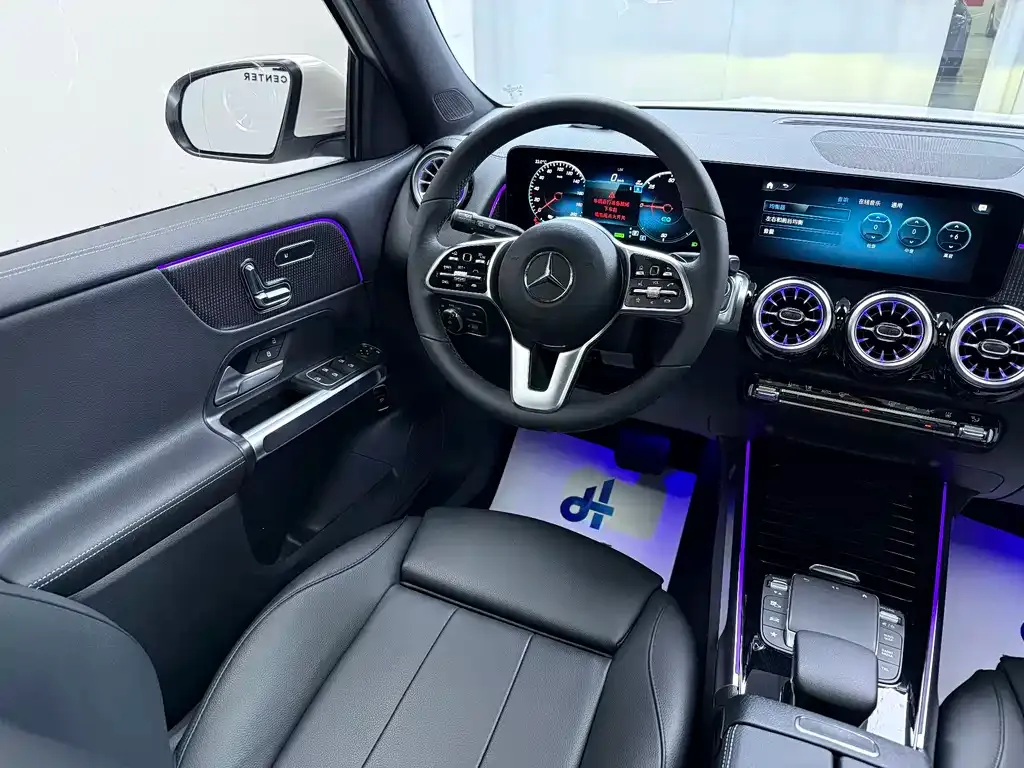 Mercedes-Benz EQB — фото 9