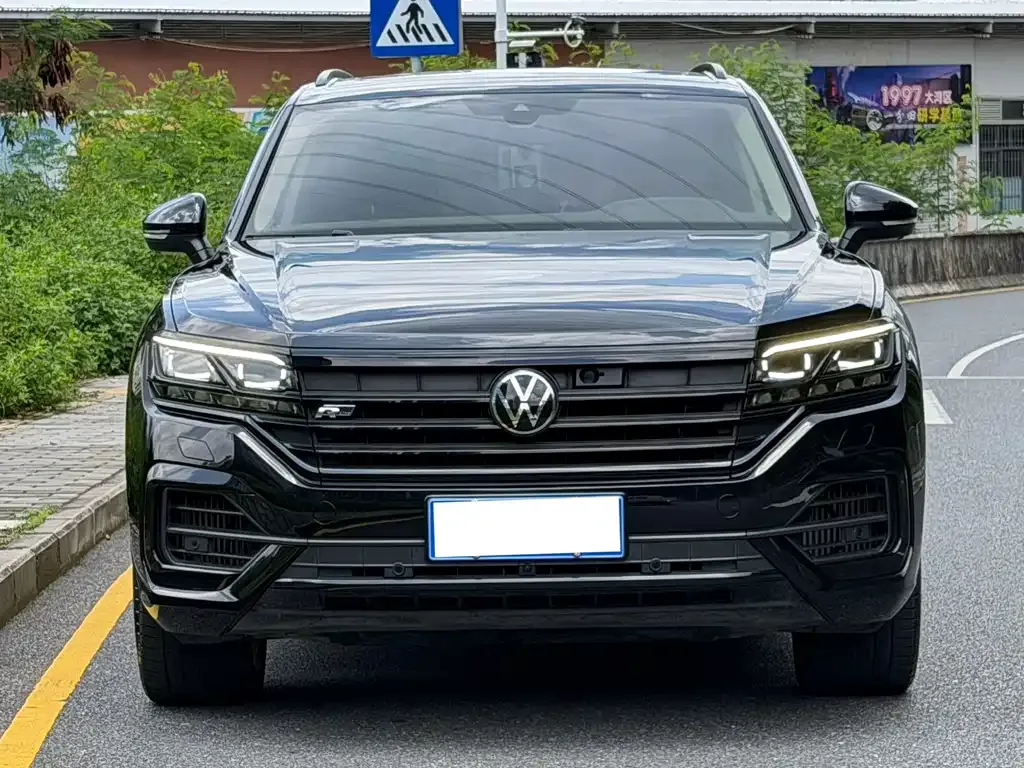 Volkswagen Touareg — фото 4
