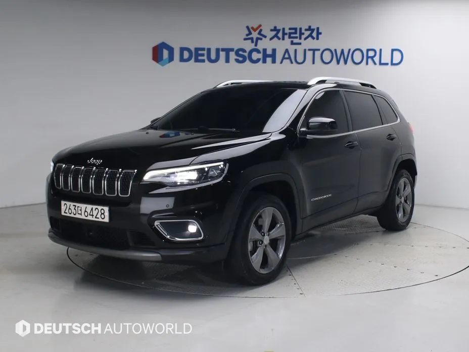 Jeep Cherokee — фото 1